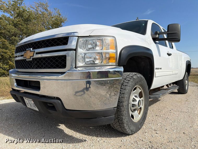 image for item FP3195 2013 Chevrolet Silverado 2500HD Ext. Cab pickup truck