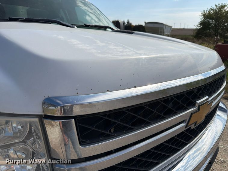 image for item FP3195 2013 Chevrolet Silverado 2500HD Ext. Cab pickup truck