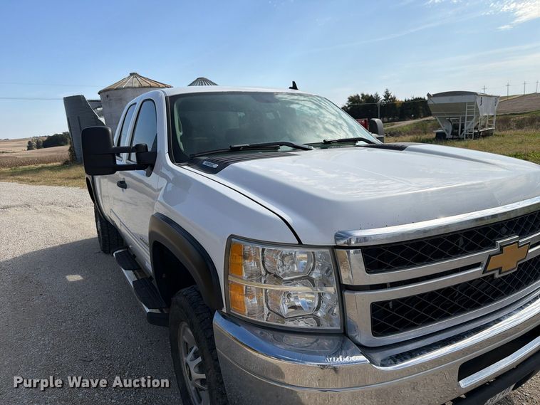 image for item FP3195 2013 Chevrolet Silverado 2500HD Ext. Cab pickup truck