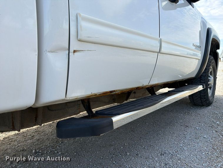 image for item FP3195 2013 Chevrolet Silverado 2500HD Ext. Cab pickup truck