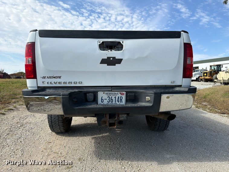 image for item FP3195 2013 Chevrolet Silverado 2500HD Ext. Cab pickup truck