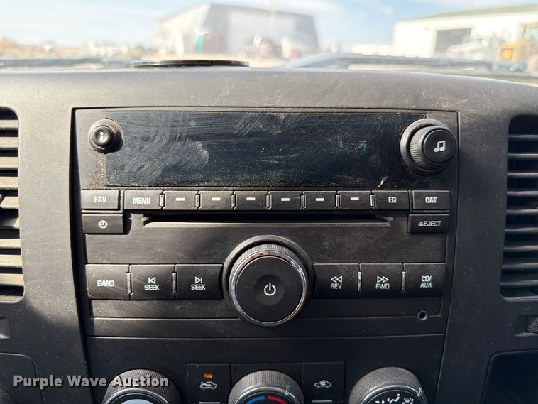 image for item FP3195 2013 Chevrolet Silverado 2500HD Ext. Cab pickup truck