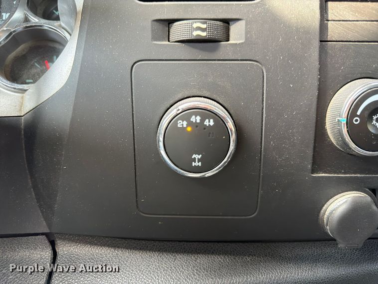 image for item FP3195 2013 Chevrolet Silverado 2500HD Ext. Cab pickup truck