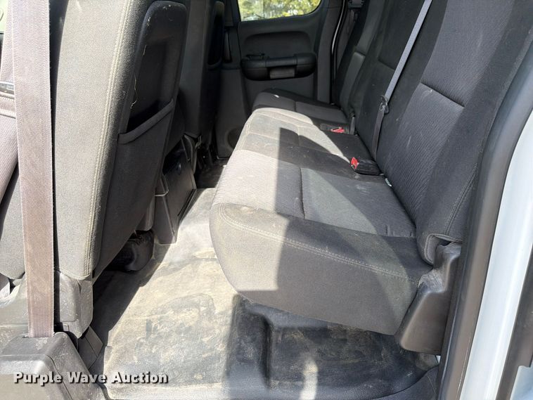 image for item FP3195 2013 Chevrolet Silverado 2500HD Ext. Cab pickup truck