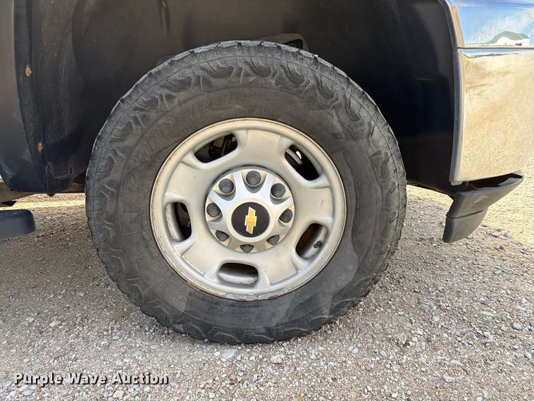 image for item FP3195 2013 Chevrolet Silverado 2500HD Ext. Cab pickup truck