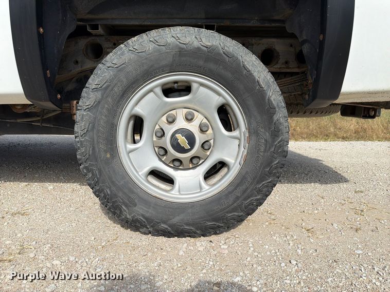 image for item FP3195 2013 Chevrolet Silverado 2500HD Ext. Cab pickup truck