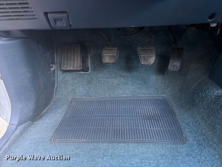 image for item FP4075 1992 Toyota Tacoma pickup truck