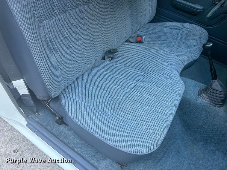 image for item FP4075 1992 Toyota Tacoma pickup truck