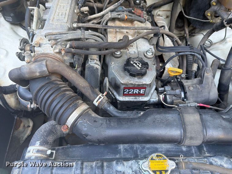 image for item FP4075 1992 Toyota Tacoma pickup truck