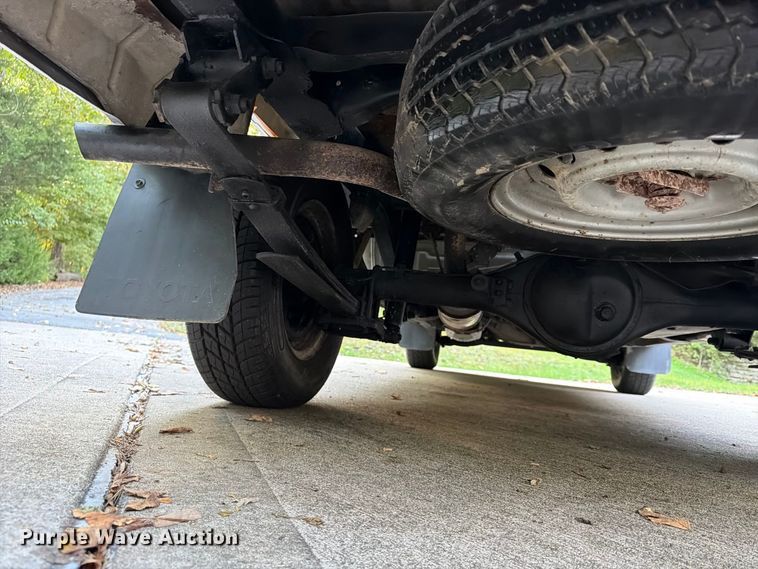 image for item FP4075 1992 Toyota Tacoma pickup truck