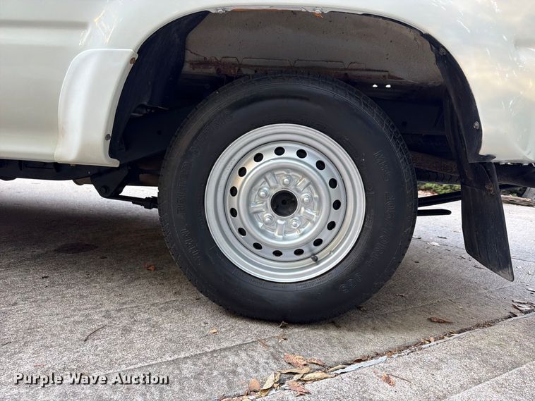image for item FP4075 1992 Toyota Tacoma pickup truck
