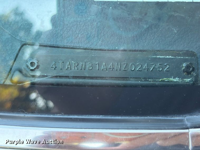 image for item FP4075 1992 Toyota Tacoma pickup truck