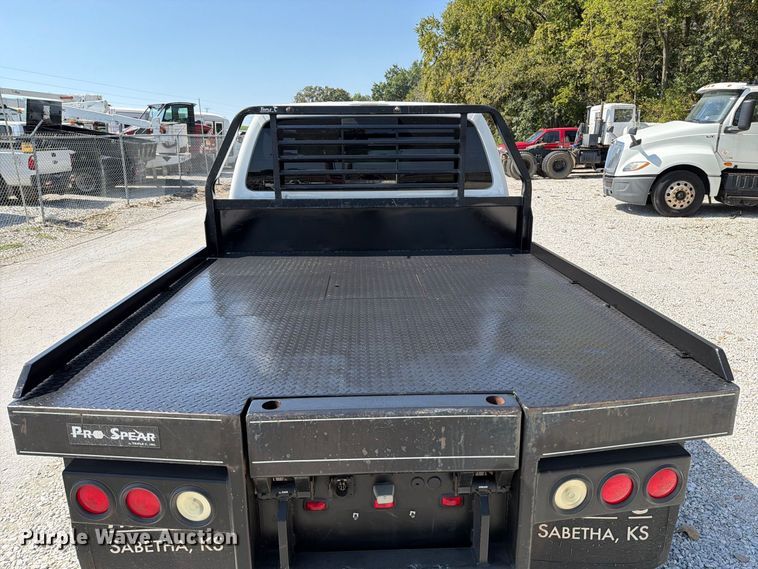 image for item FT6353 2010 Ford F250 Super Duty Crew Cab bale bed pickup truck