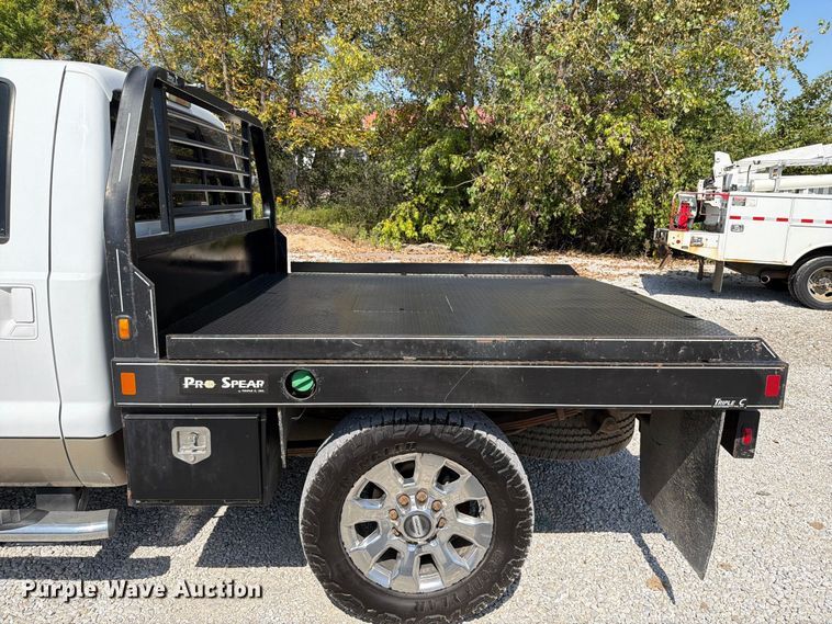 image for item FT6353 2010 Ford F250 Super Duty Crew Cab bale bed pickup truck