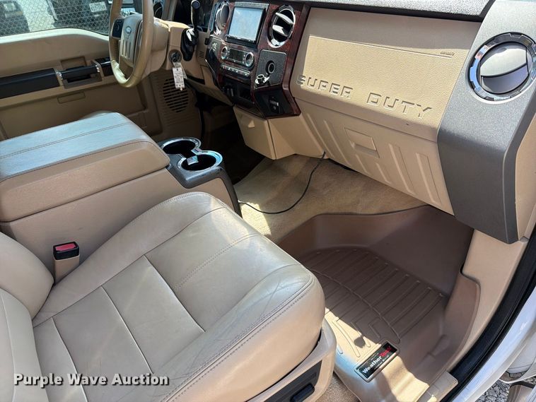 image for item FT6353 2010 Ford F250 Super Duty Crew Cab bale bed pickup truck