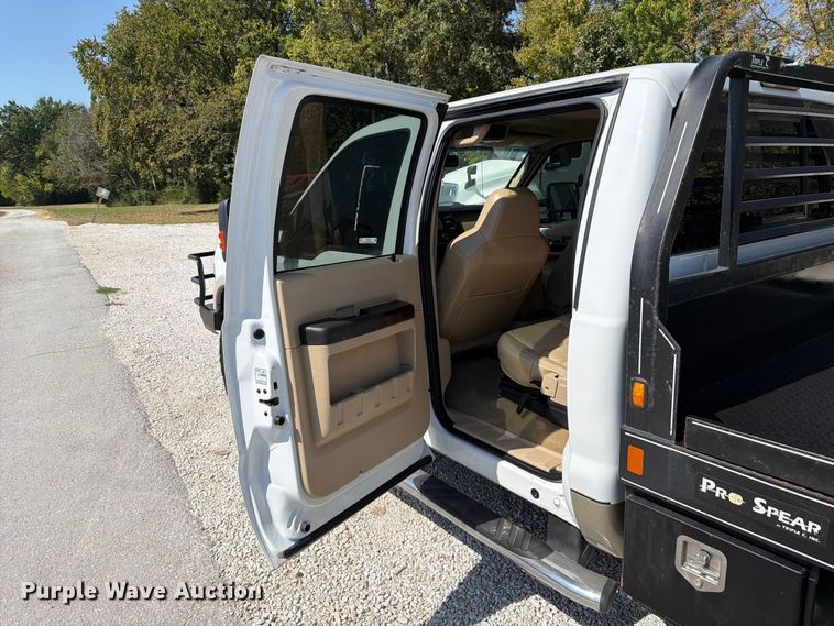 image for item FT6353 2010 Ford F250 Super Duty Crew Cab bale bed pickup truck