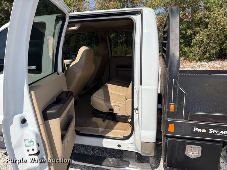image for item FT6353 2010 Ford F250 Super Duty Crew Cab bale bed pickup truck