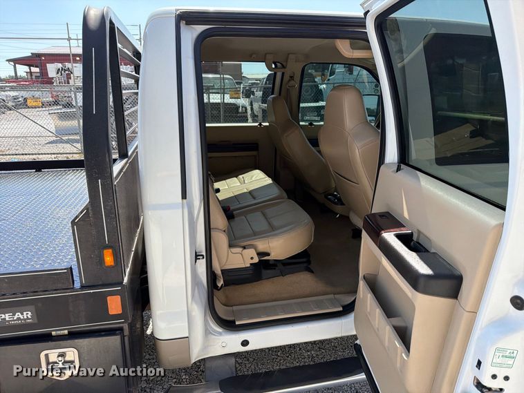 image for item FT6353 2010 Ford F250 Super Duty Crew Cab bale bed pickup truck