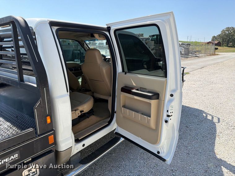 image for item FT6353 2010 Ford F250 Super Duty Crew Cab bale bed pickup truck