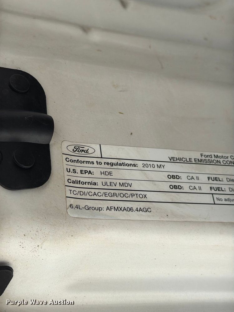 image for item FT6353 2010 Ford F250 Super Duty Crew Cab bale bed pickup truck