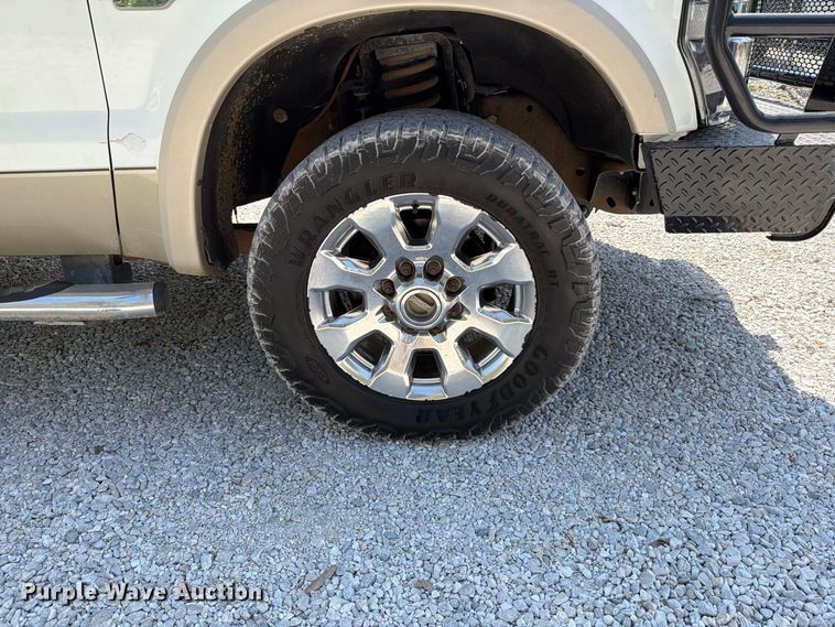 image for item FT6353 2010 Ford F250 Super Duty Crew Cab bale bed pickup truck