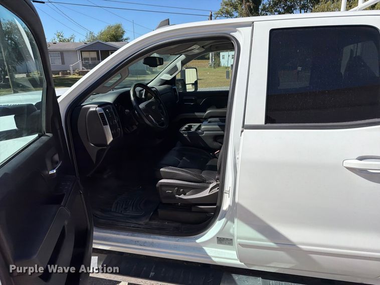 image for item FT6446 2017 Chevrolet Silverado 2500HD Crew Cab utility bed pickup truck