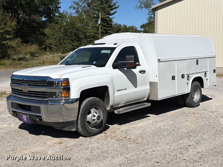 image for item FT6447 2016 Chevrolet Silverado 3500HD utility bed pickup truck