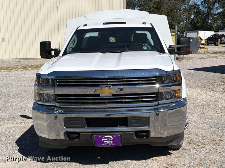 image for item FT6447 2016 Chevrolet Silverado 3500HD utility bed pickup truck