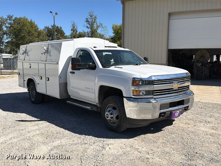 image for item FT6447 2016 Chevrolet Silverado 3500HD utility bed pickup truck