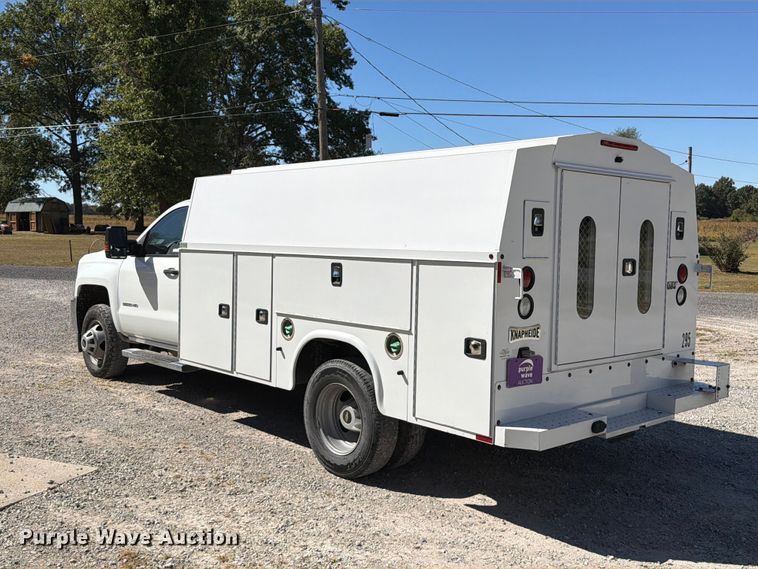 image for item FT6447 2016 Chevrolet Silverado 3500HD utility bed pickup truck