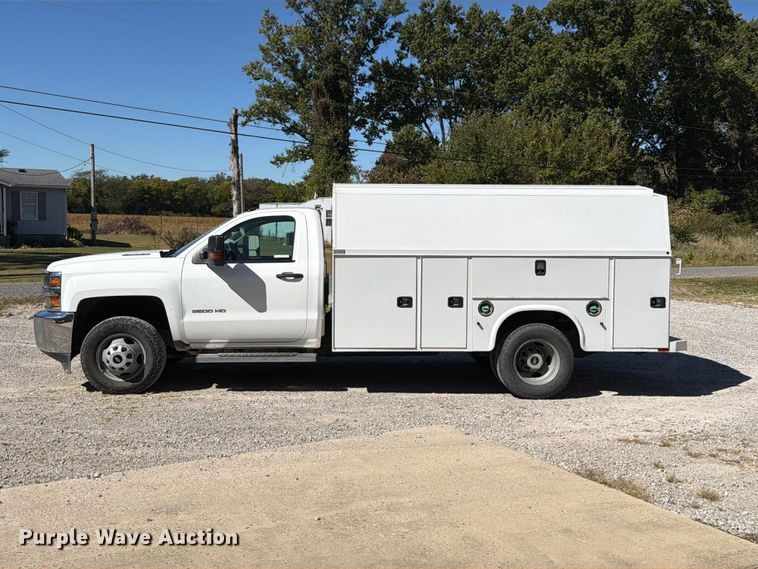 image for item FT6447 2016 Chevrolet Silverado 3500HD utility bed pickup truck