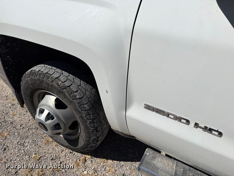 image for item FT6447 2016 Chevrolet Silverado 3500HD utility bed pickup truck
