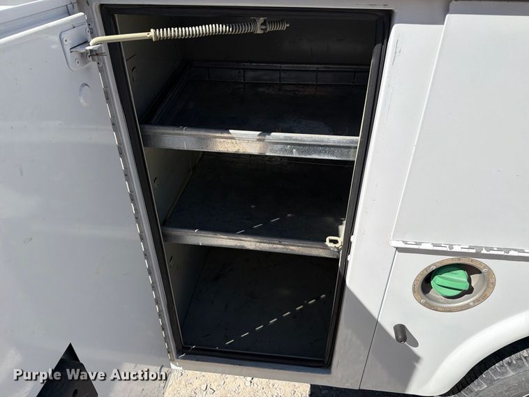 image for item FT6447 2016 Chevrolet Silverado 3500HD utility bed pickup truck