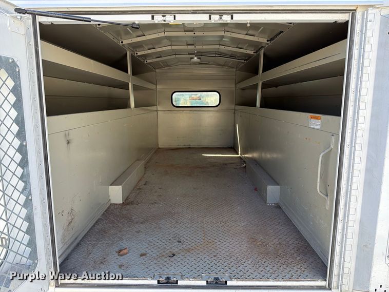 image for item FT6447 2016 Chevrolet Silverado 3500HD utility bed pickup truck