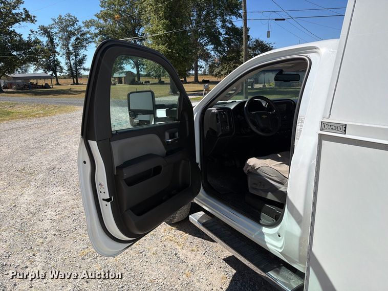 image for item FT6447 2016 Chevrolet Silverado 3500HD utility bed pickup truck