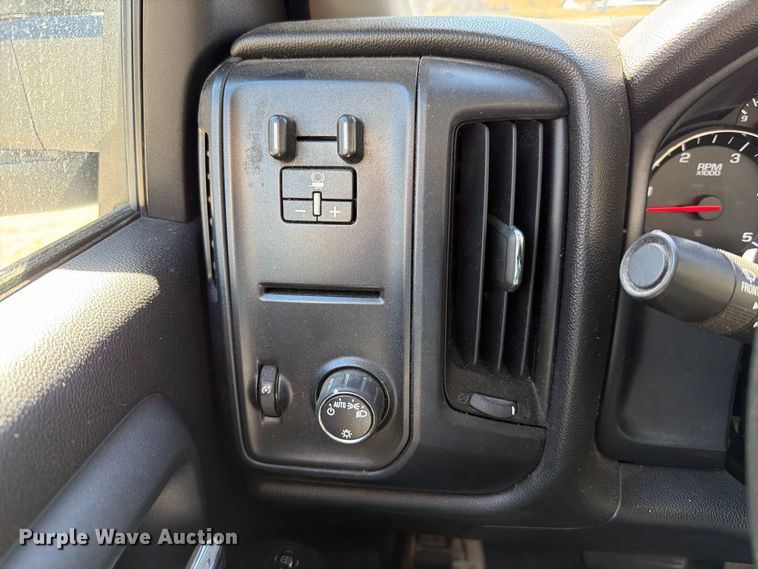 image for item FT6447 2016 Chevrolet Silverado 3500HD utility bed pickup truck
