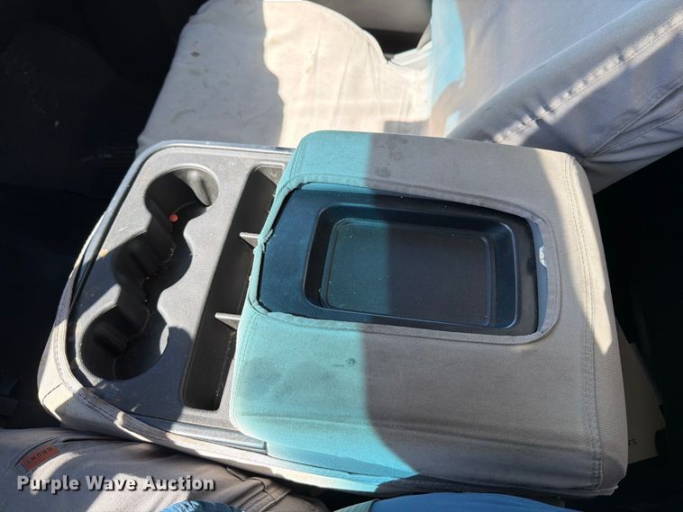 image for item FT6447 2016 Chevrolet Silverado 3500HD utility bed pickup truck