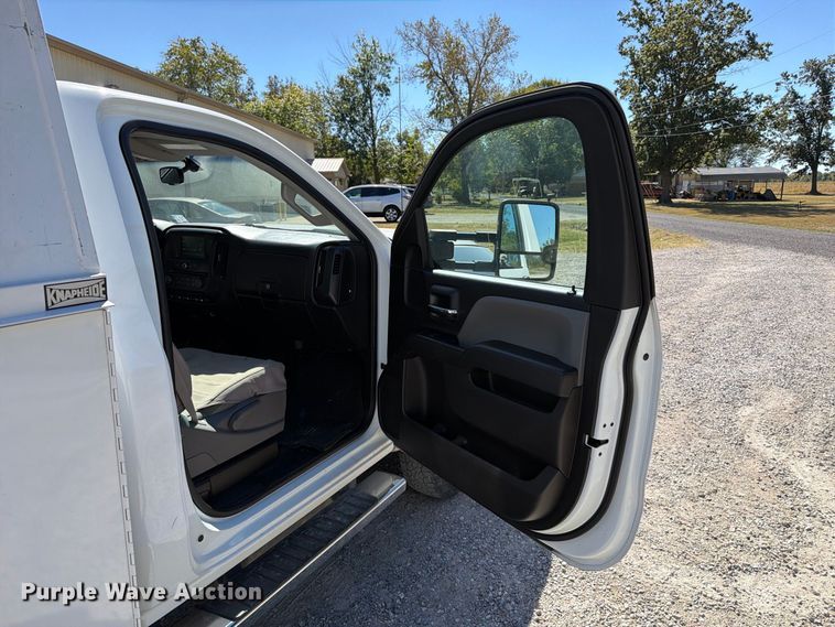 image for item FT6447 2016 Chevrolet Silverado 3500HD utility bed pickup truck