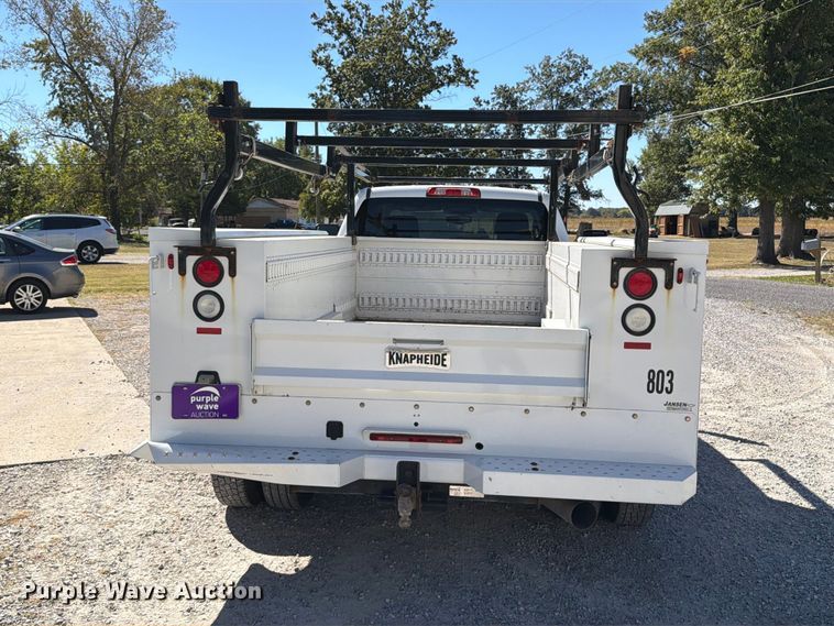 image for item FT6448 2017 Chevrolet Silverado 3500HD Crew Cab utility bed pickup truck