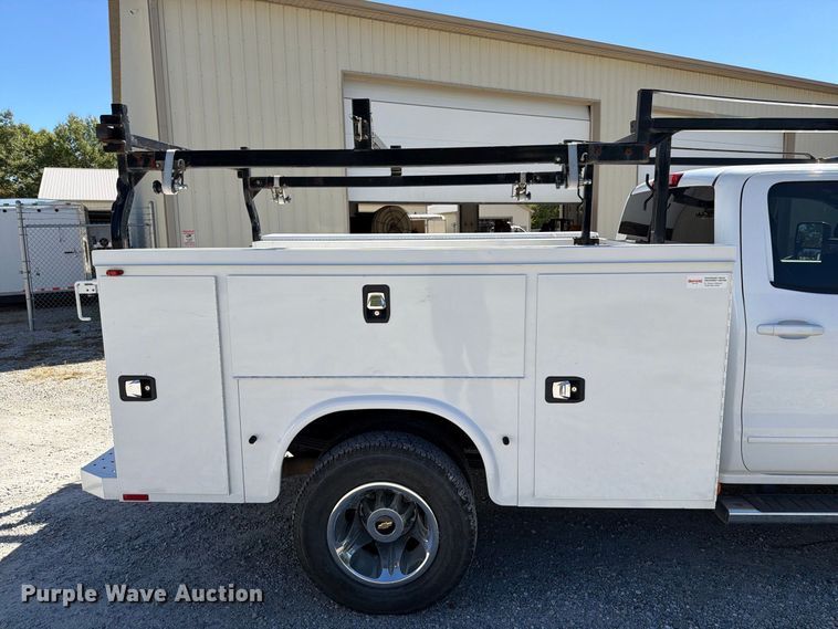 image for item FT6448 2017 Chevrolet Silverado 3500HD Crew Cab utility bed pickup truck