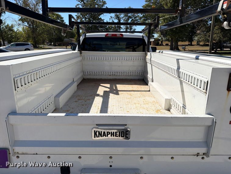 image for item FT6448 2017 Chevrolet Silverado 3500HD Crew Cab utility bed pickup truck