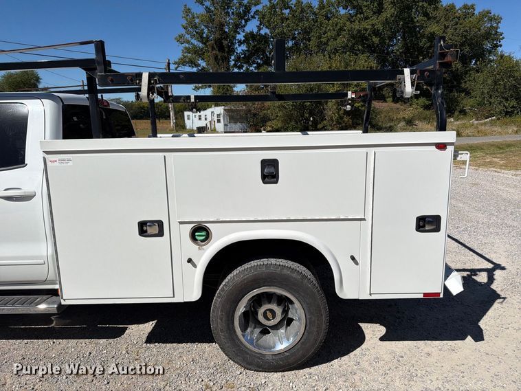 image for item FT6448 2017 Chevrolet Silverado 3500HD Crew Cab utility bed pickup truck