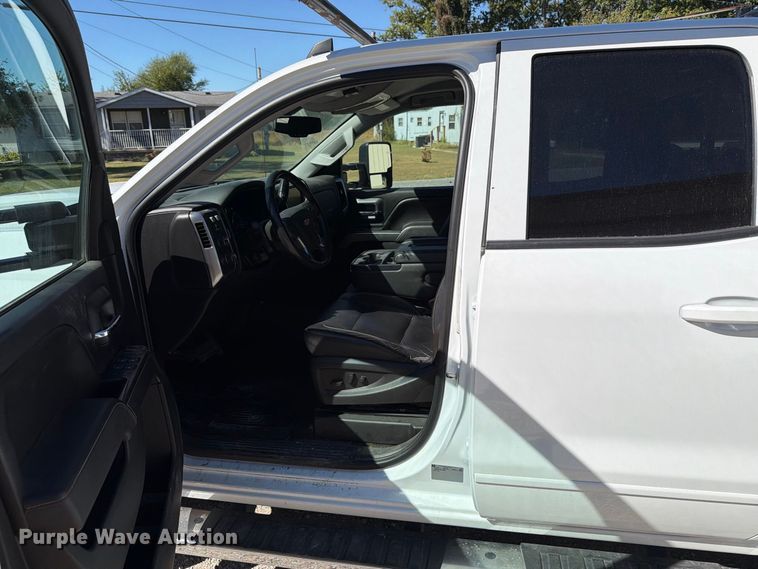 image for item FT6448 2017 Chevrolet Silverado 3500HD Crew Cab utility bed pickup truck