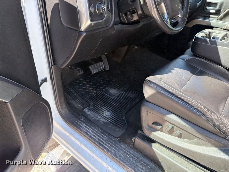 image for item FT6448 2017 Chevrolet Silverado 3500HD Crew Cab utility bed pickup truck