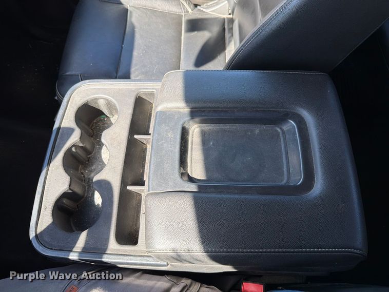 image for item FT6448 2017 Chevrolet Silverado 3500HD Crew Cab utility bed pickup truck