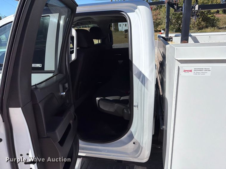 image for item FT6448 2017 Chevrolet Silverado 3500HD Crew Cab utility bed pickup truck