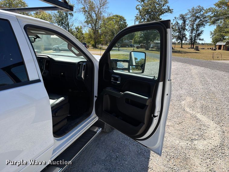 image for item FT6448 2017 Chevrolet Silverado 3500HD Crew Cab utility bed pickup truck