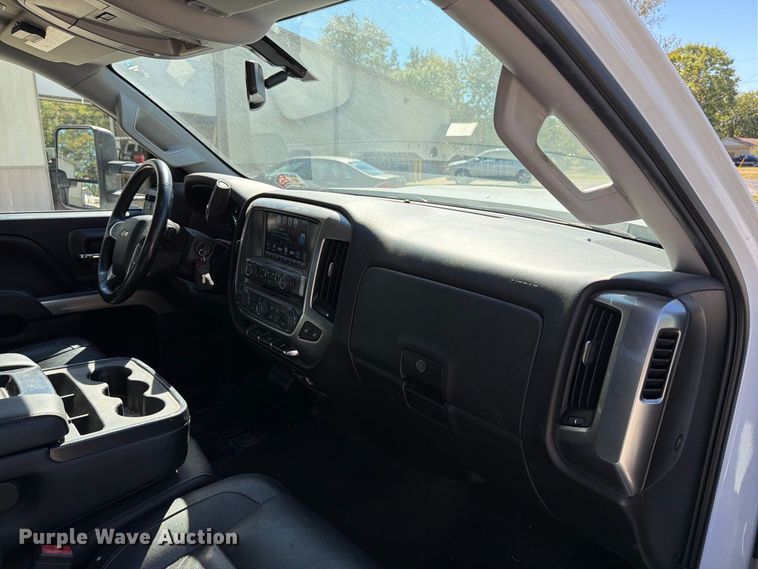 image for item FT6448 2017 Chevrolet Silverado 3500HD Crew Cab utility bed pickup truck