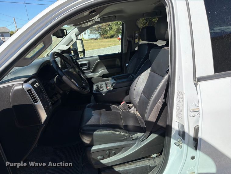 image for item FT6449 2017 Chevrolet Silverado 3500HD Crew Cab utility bed pickup truck