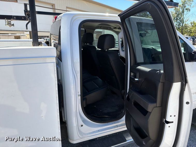 image for item FT6449 2017 Chevrolet Silverado 3500HD Crew Cab utility bed pickup truck